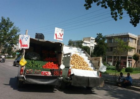 ساماندهی وانت‌بارهای ميوه‌فروش در میدان ورودی شهر شوش